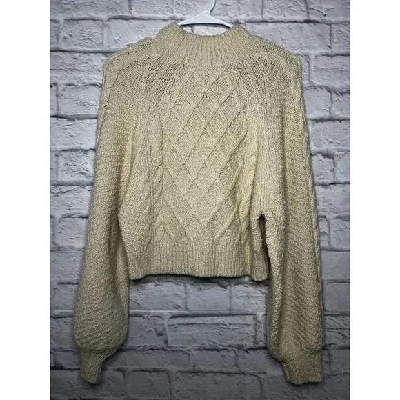Free People cable knit cropped pullover sweater, size XS. - Picture 3 of 9